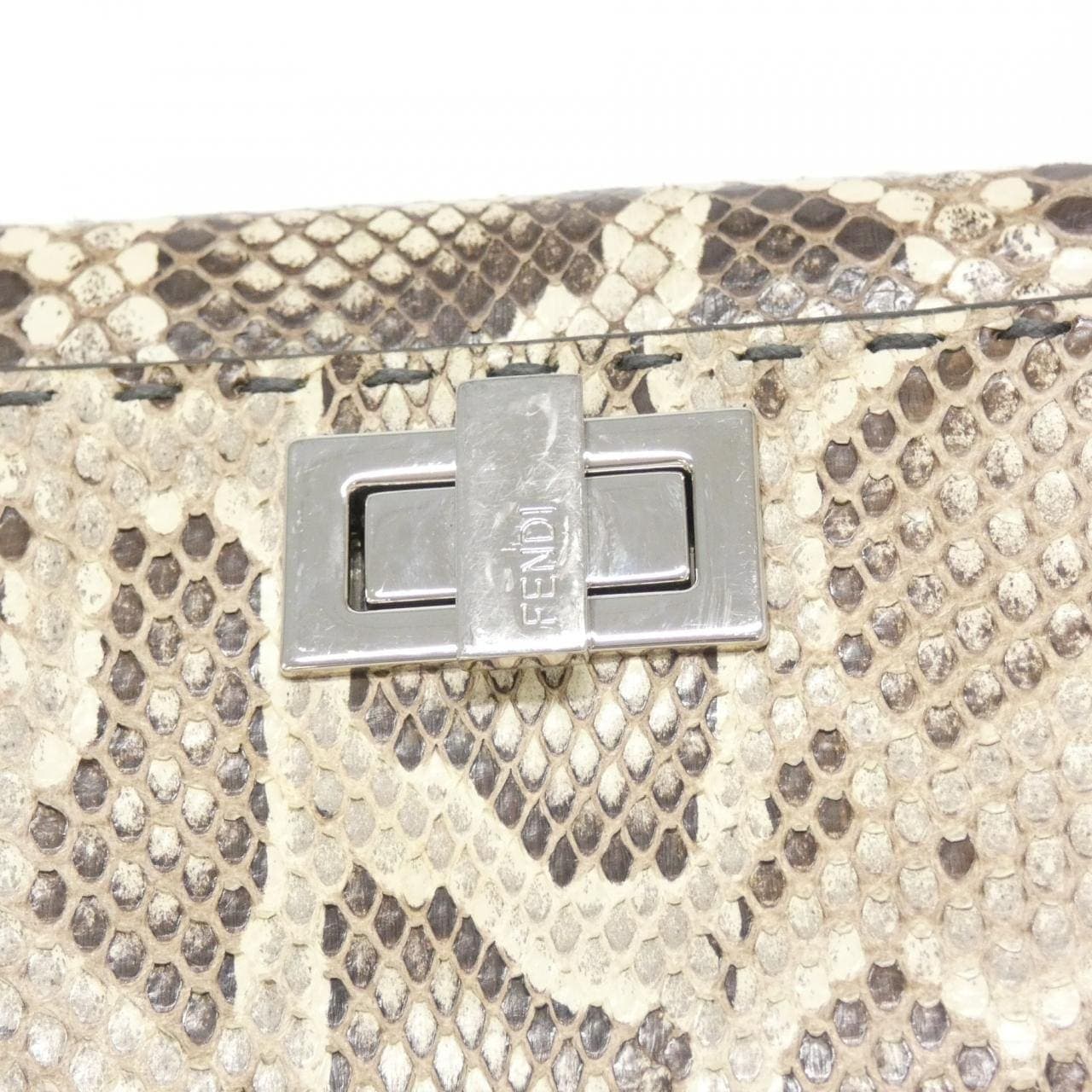 FENDI Peekaboo 8M0359 6DJ 銀包 蟒蛇皮