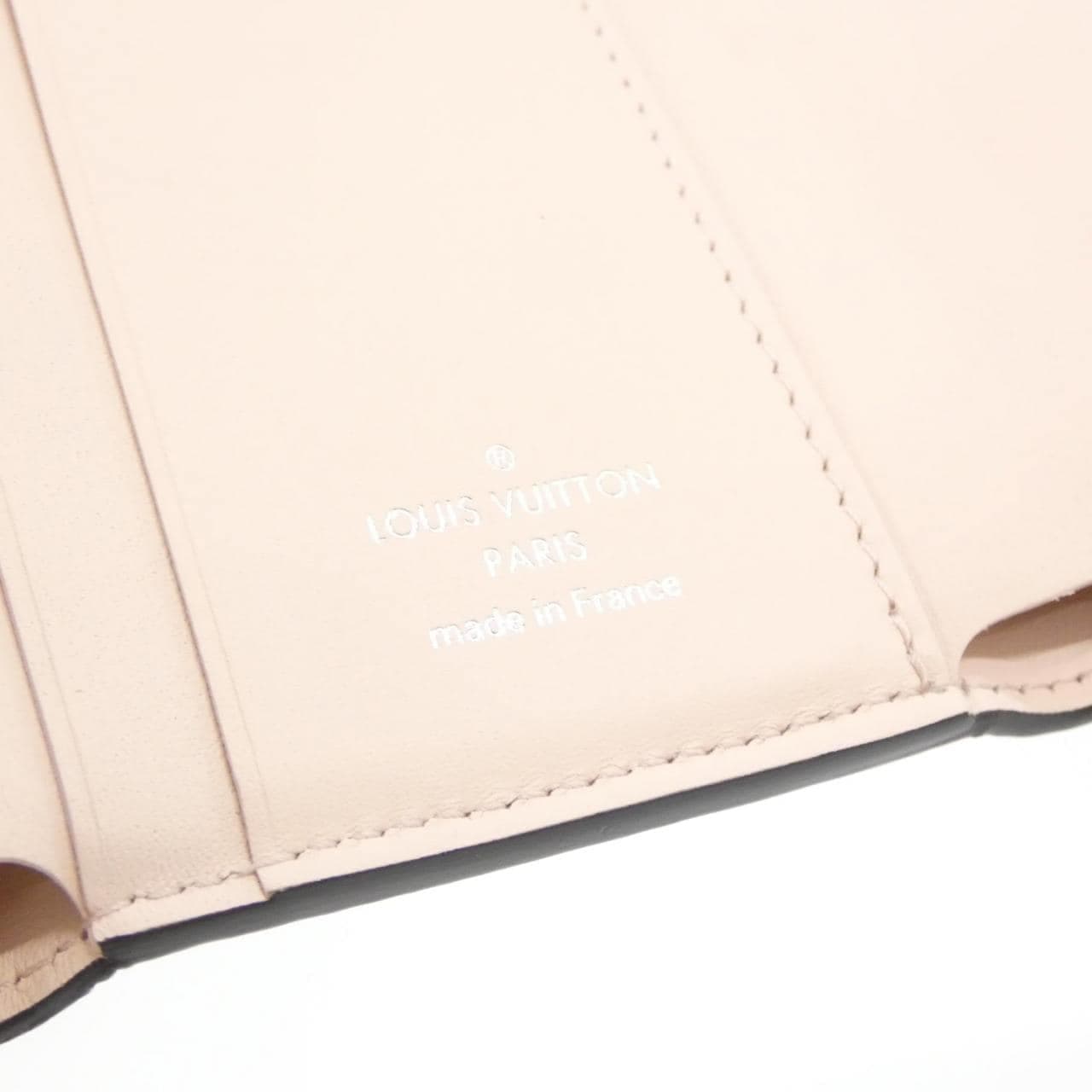 LOUIS VUITTON Mahina M82795 銀包
