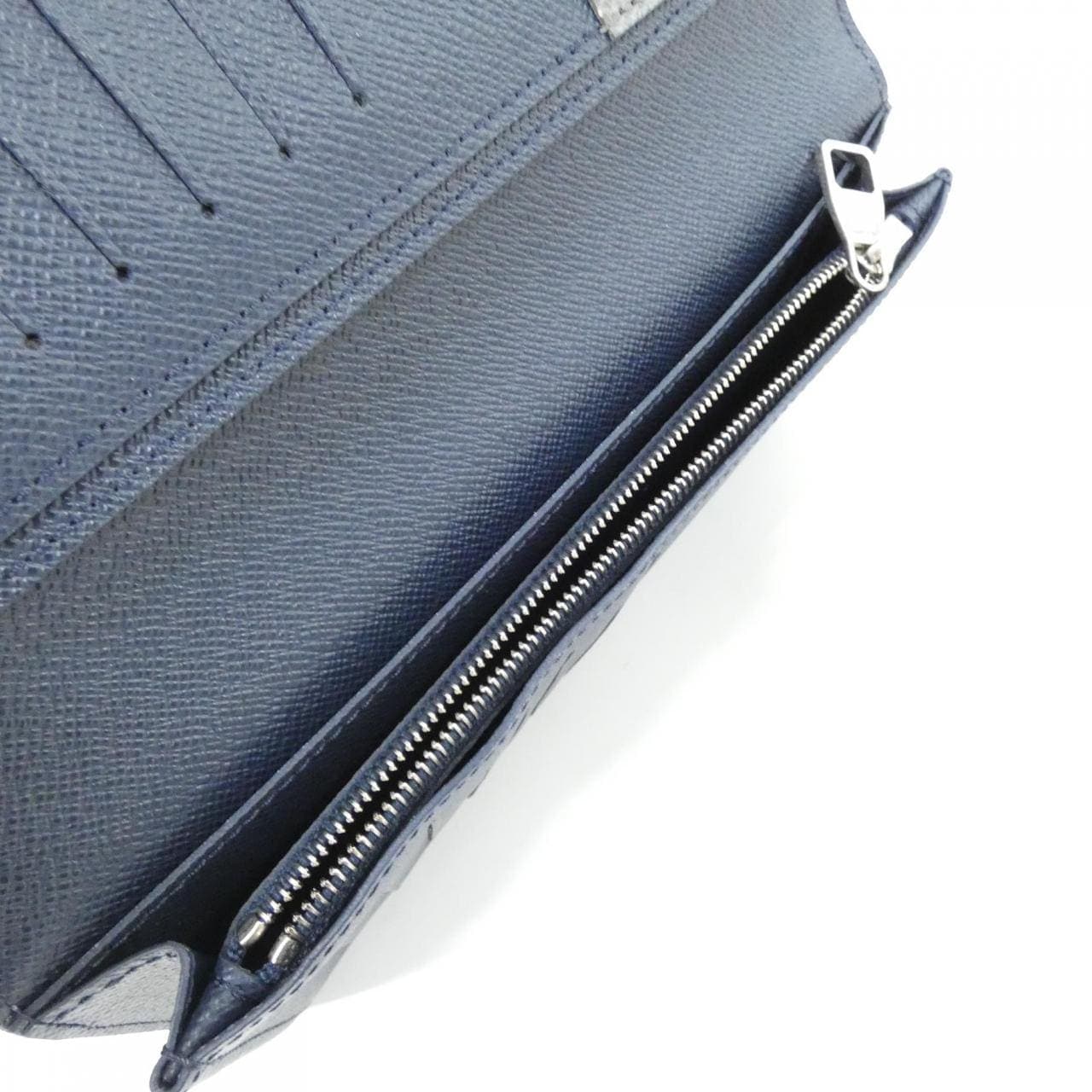 LOUIS VUITTON M25966 銀包
