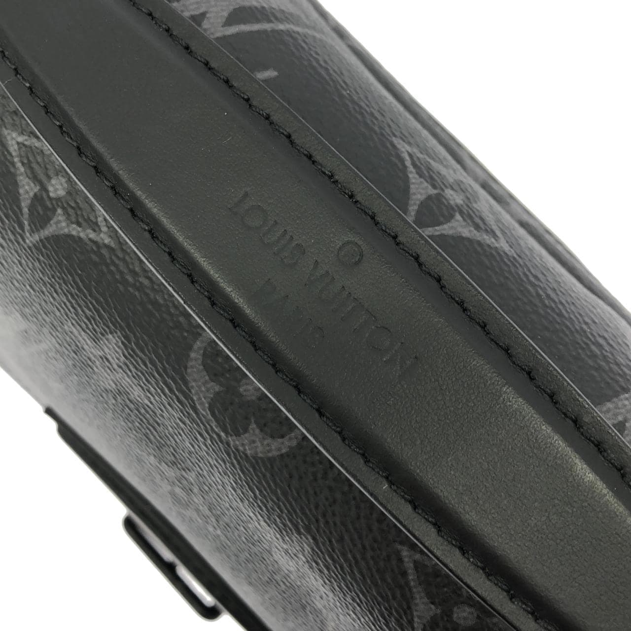 LOUIS VUITTON Eclipse M46685 肩背包 Monogram