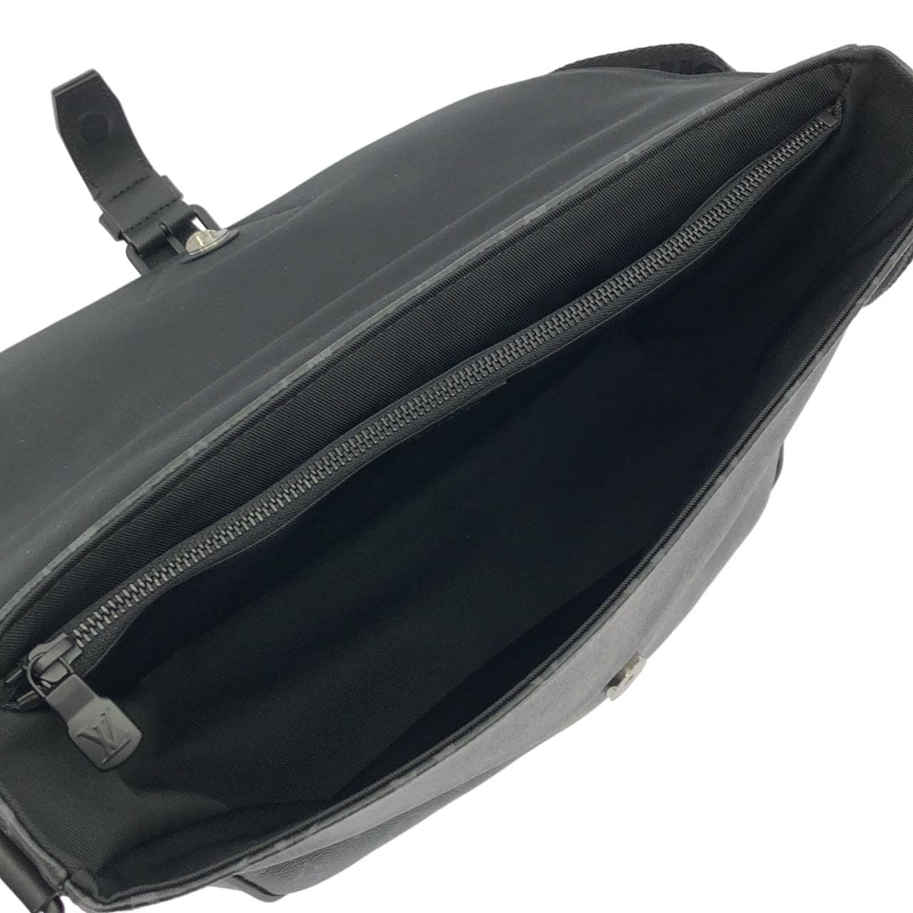 LOUIS VUITTON Eclipse M46685 肩背包 Monogram