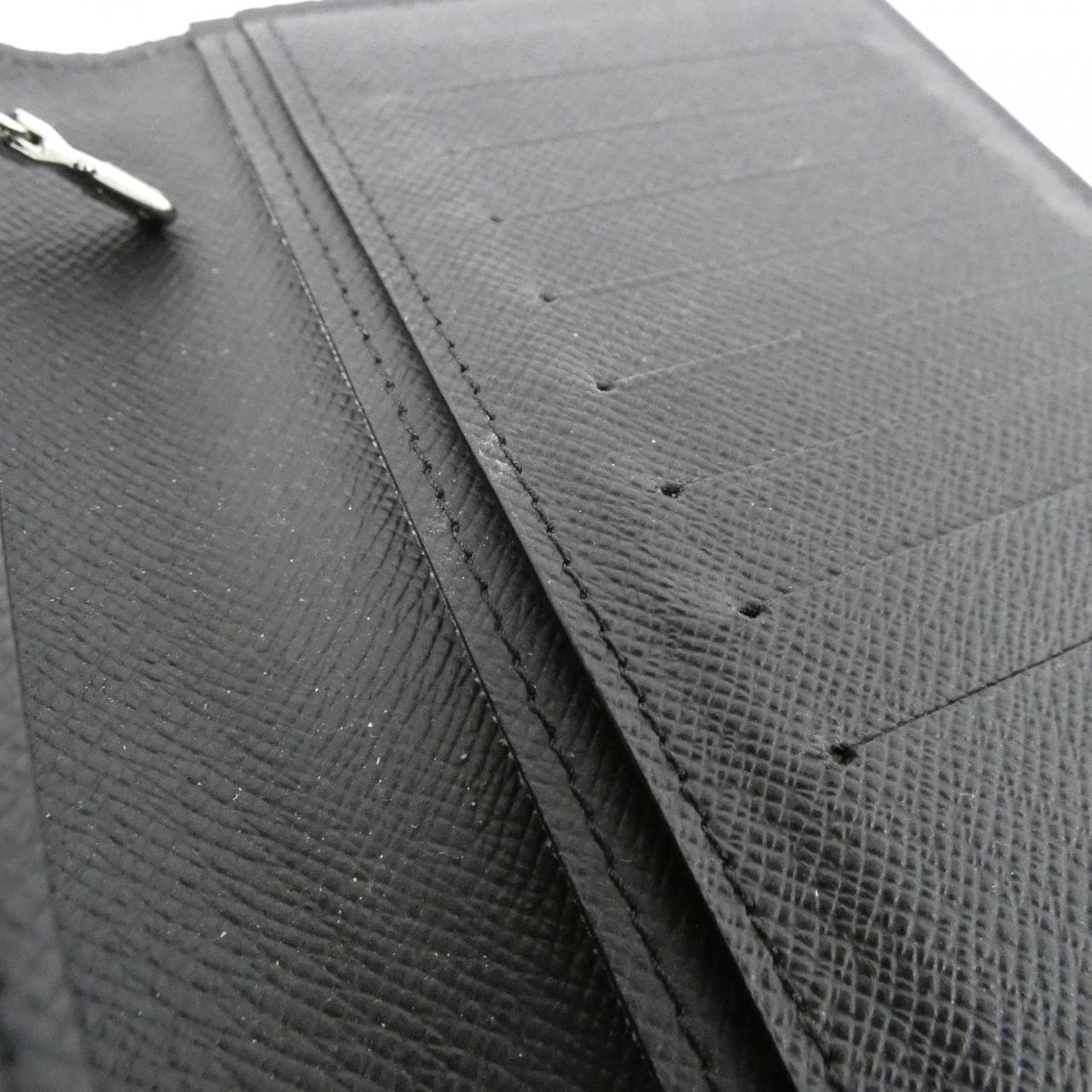 LOUIS VUITTON M30285 銀包