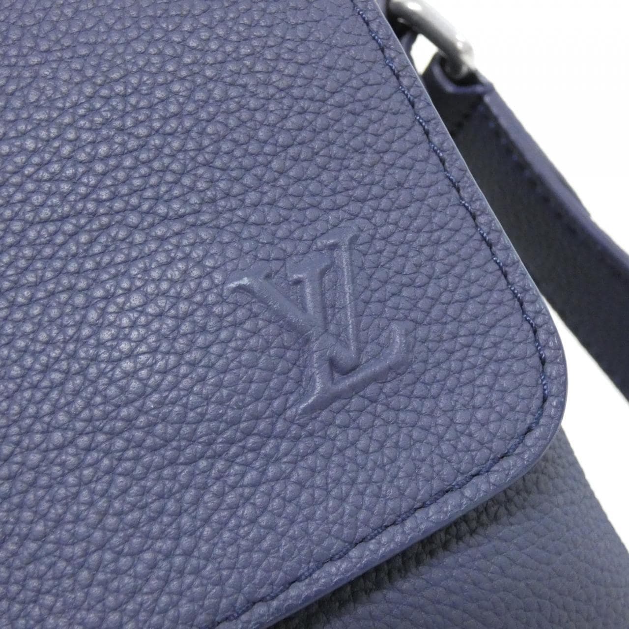 LOUIS VUITTON M15260 肩背包 羊皮