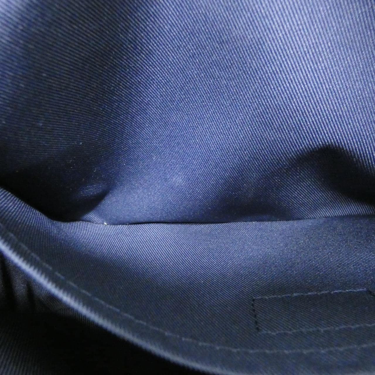 LOUIS VUITTON M15260 肩背包 羊皮