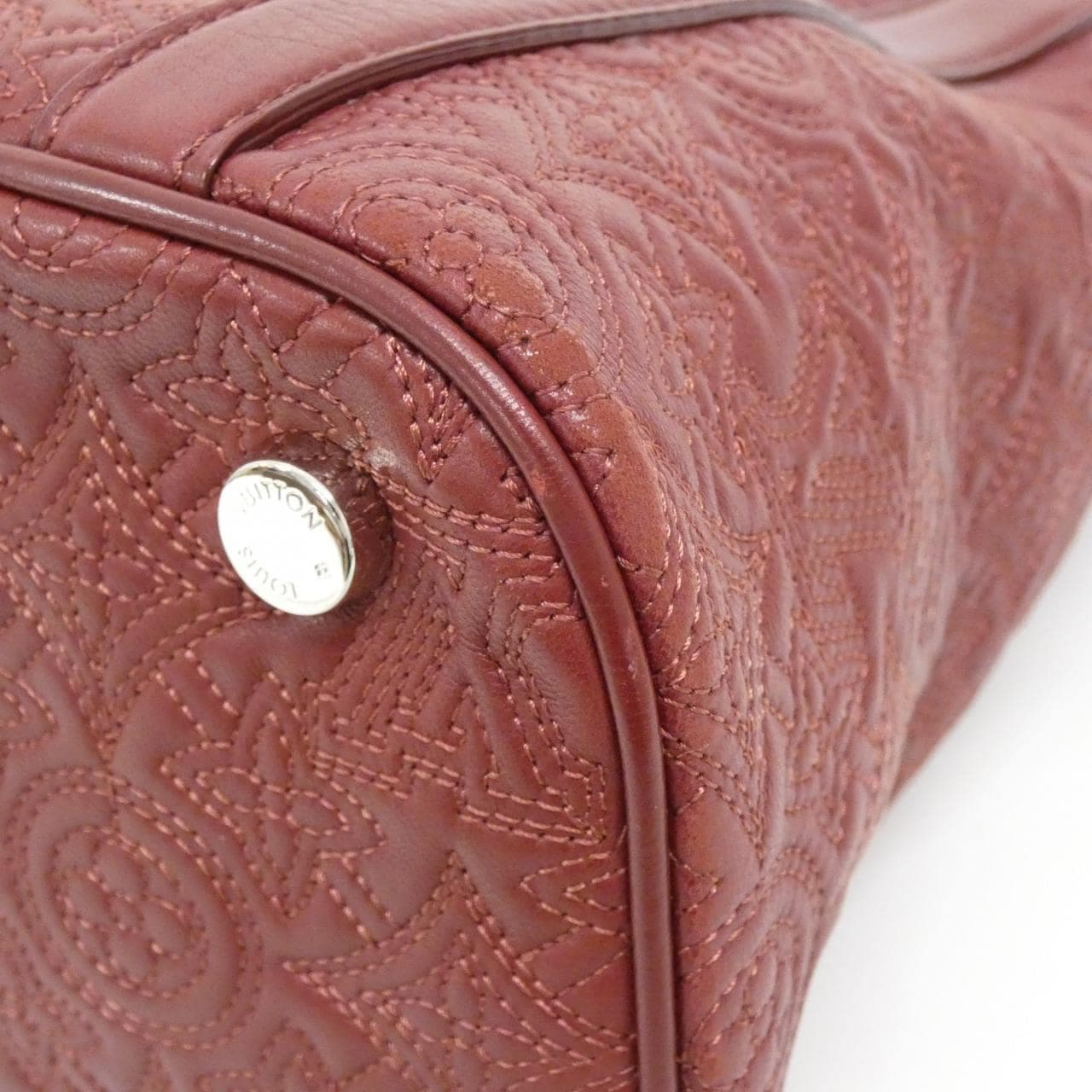 LOUIS VUITTON M97069 肩背包 羊皮