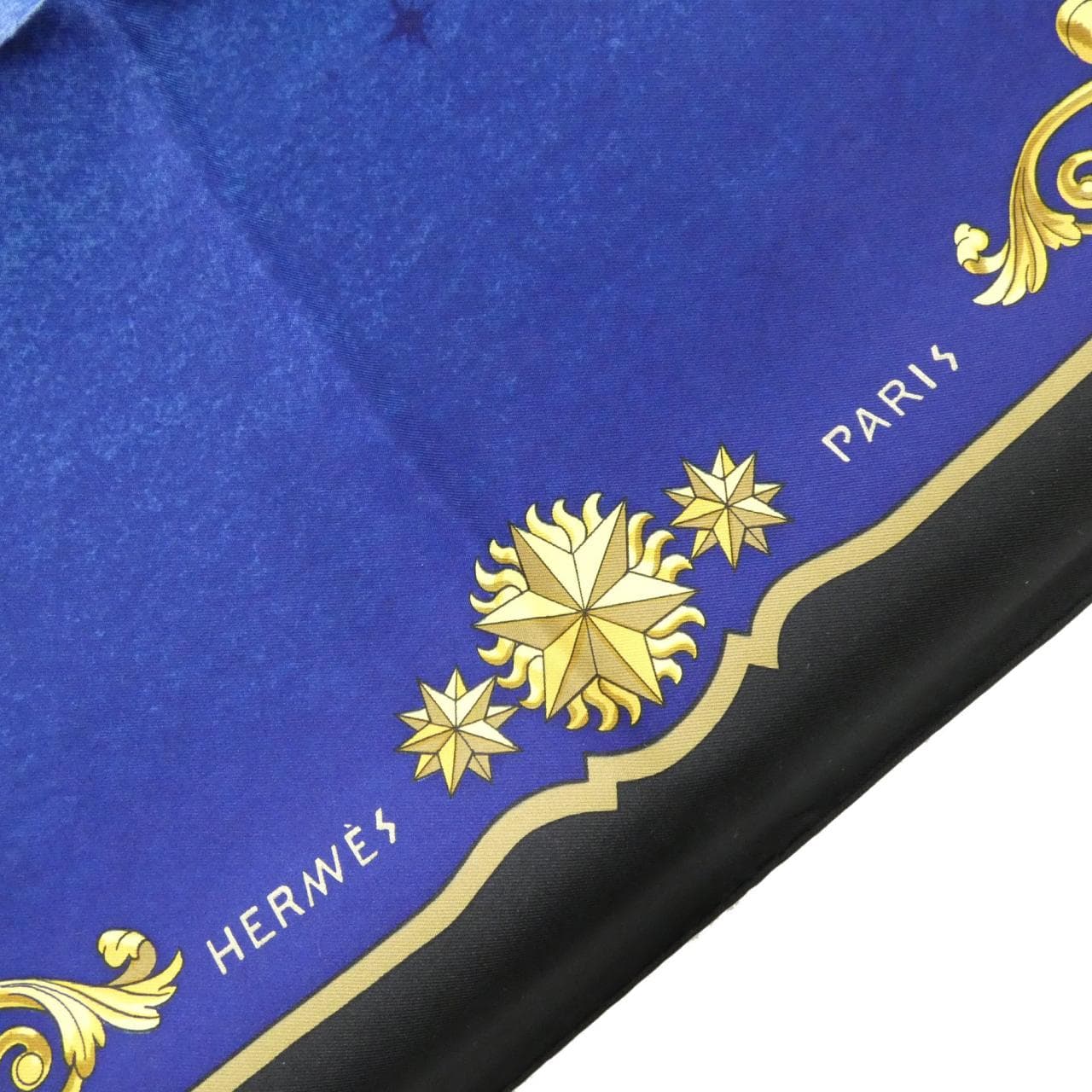 HERMES Scarf