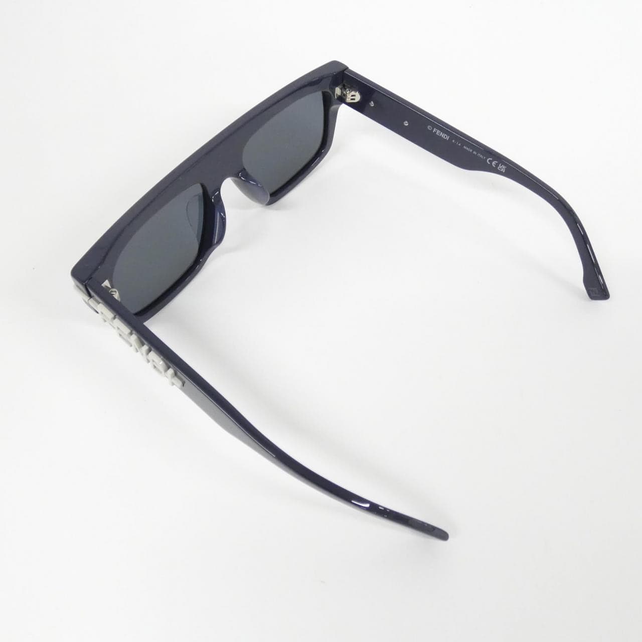 FENDI 40091U Sunglasses