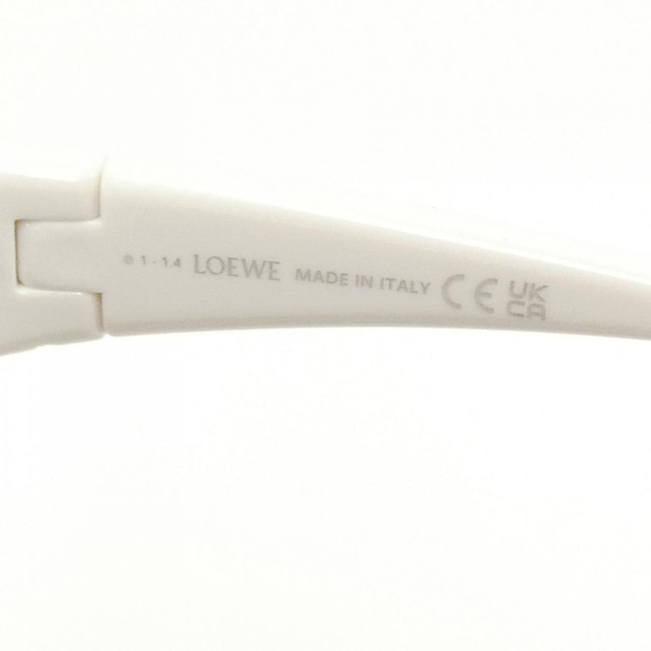 LOEWE 40143U Sunglasses