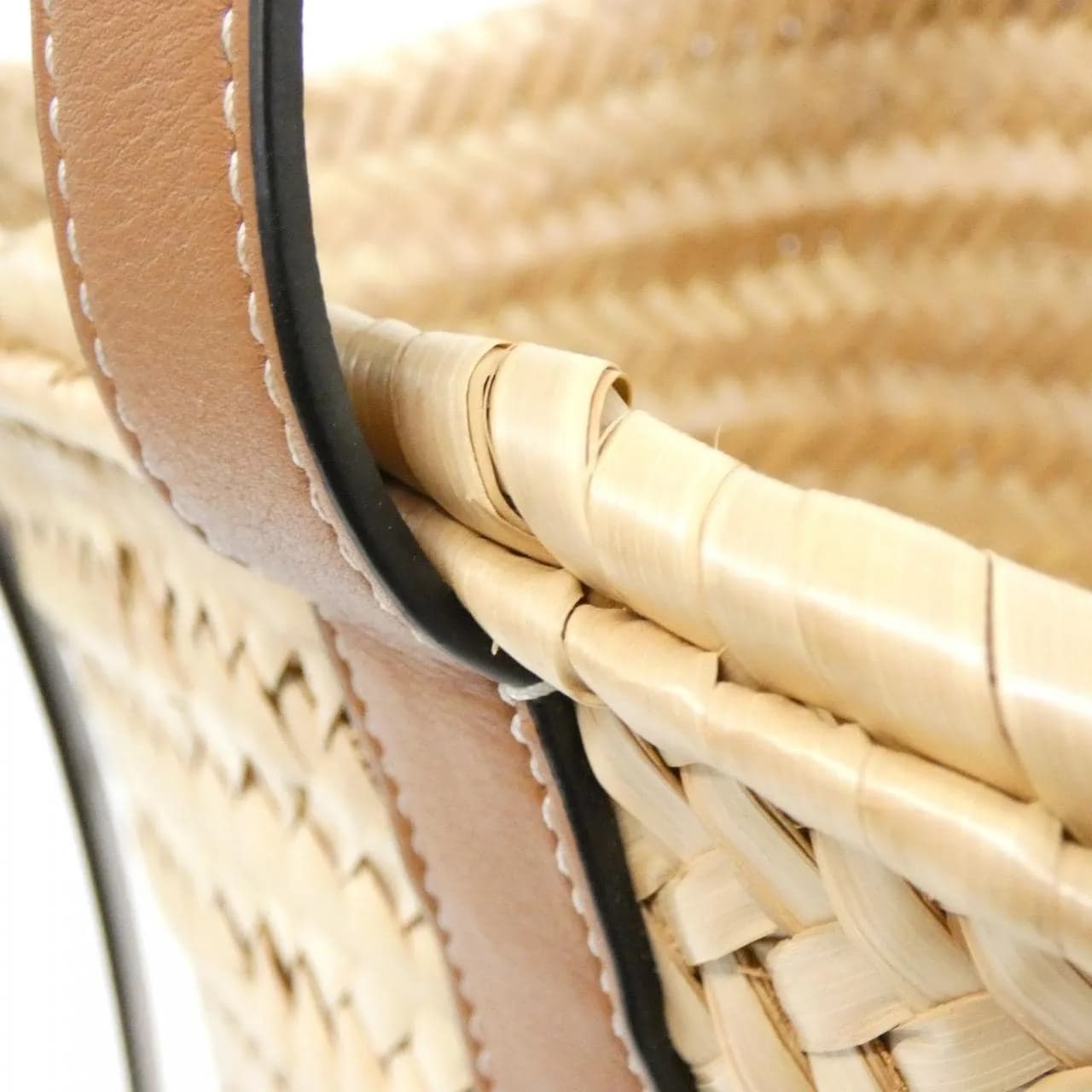 LOEWE 327 02 S93 Handbag