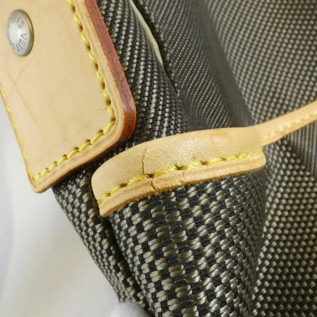 LOUIS VUITTON M93077 肩背包 Damier