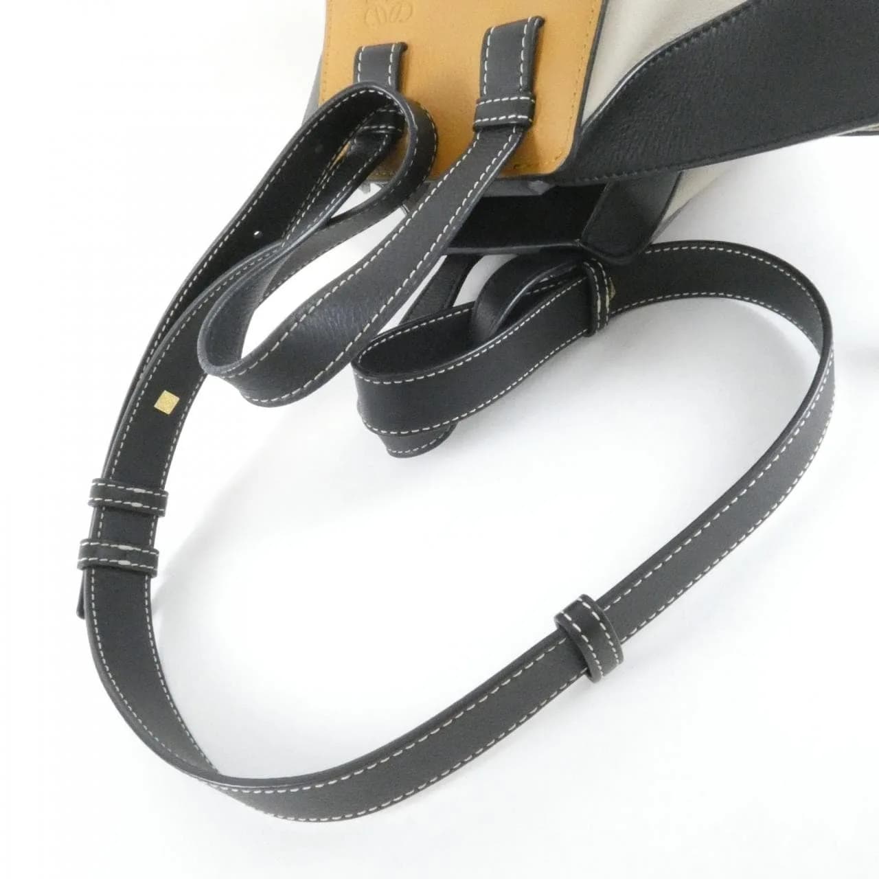 LOEWE Hammock 387 30PS35 肩背包