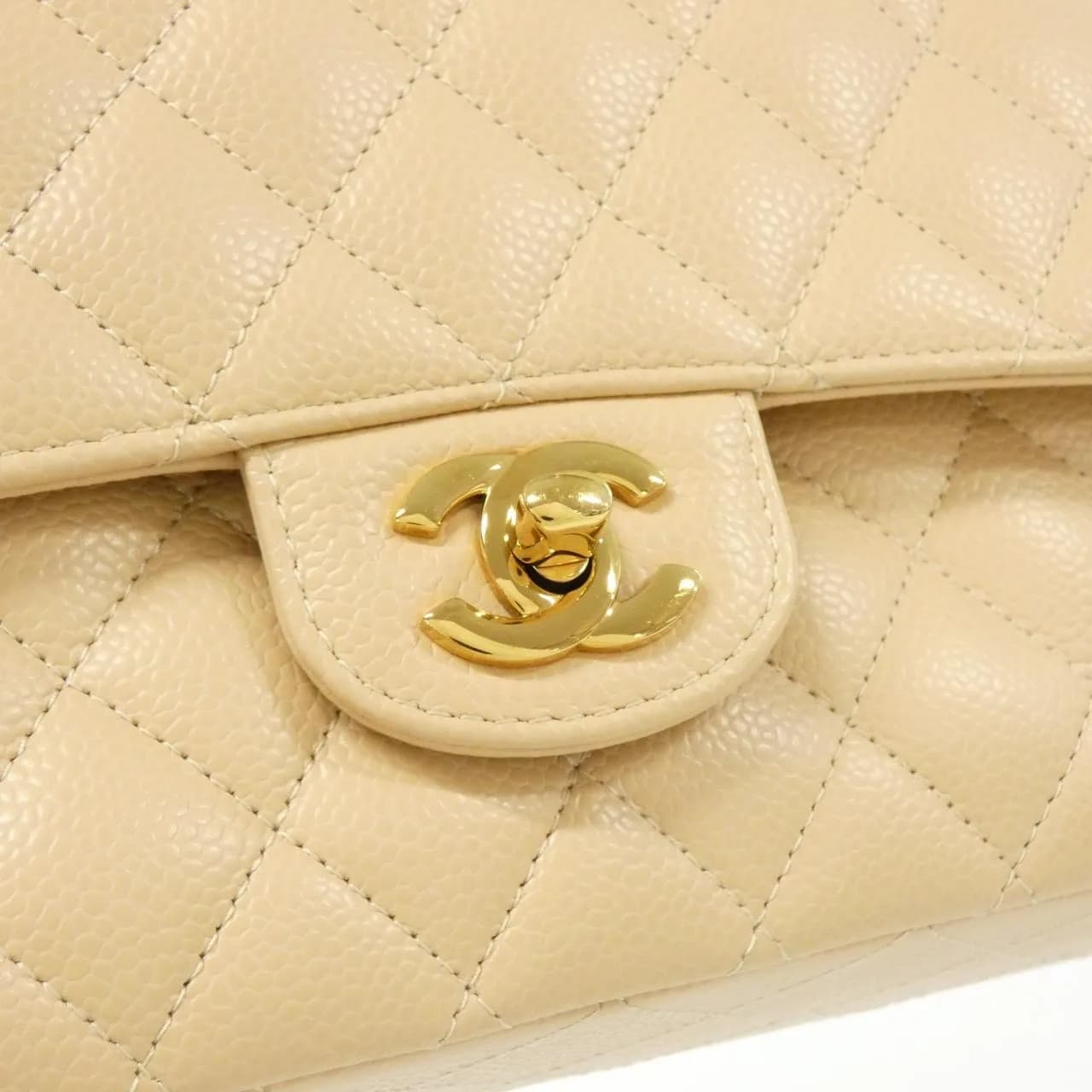 CHANEL Matelasse 1112 Shoulder Grained Calfskin