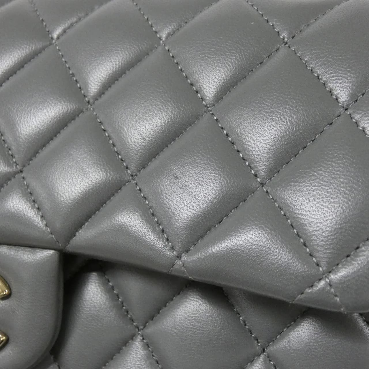 CHANEL Matelasse 1113 Shoulder Lambskin