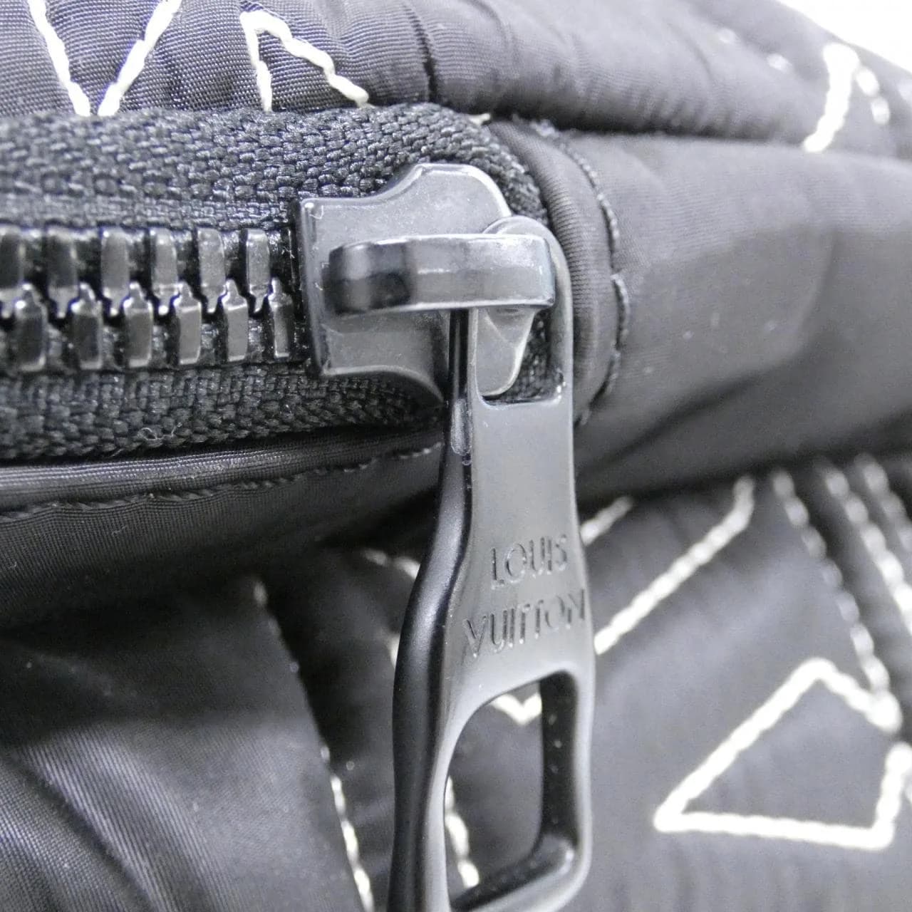LOUIS VUITTON M21426 背包 尼龍