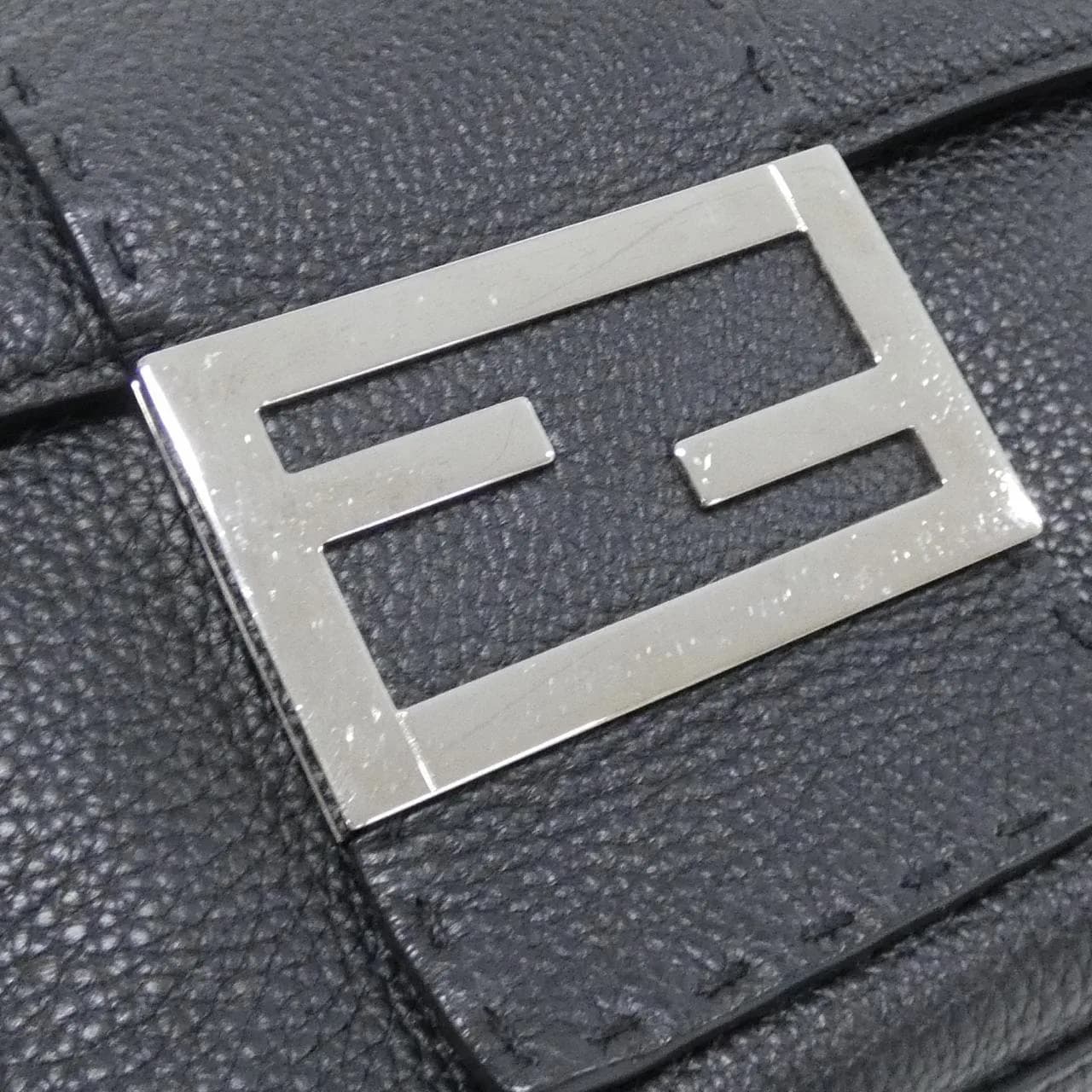 FENDI Baguette 7VA478 SFR 肩背包 皮革
