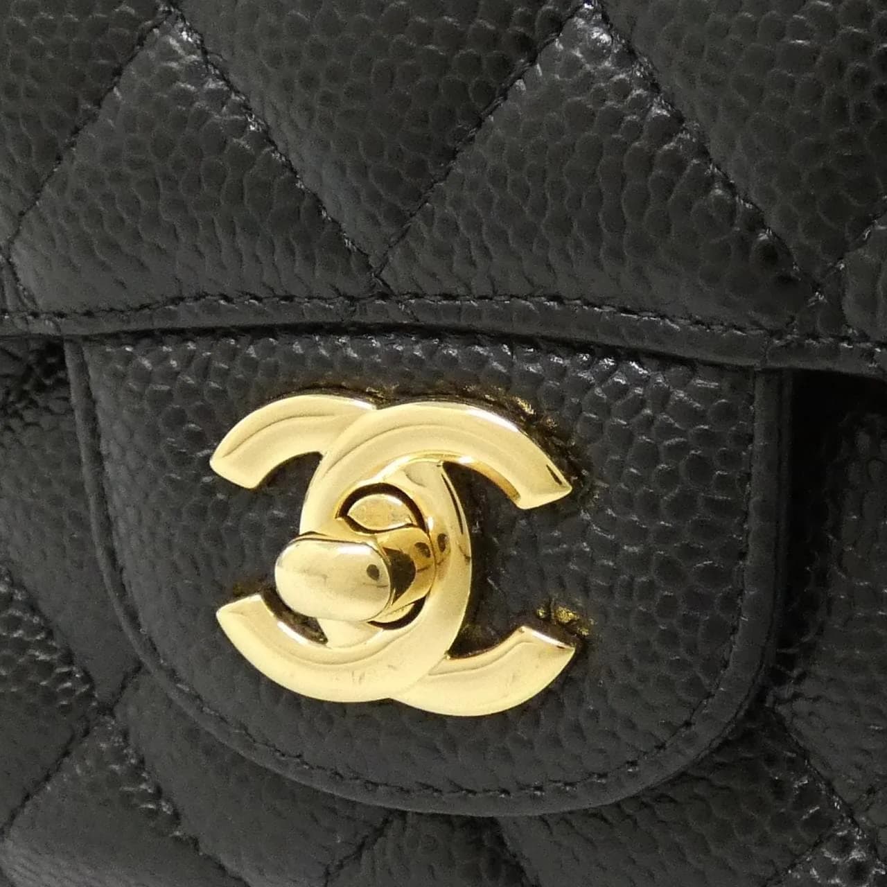 CHANEL Matelasse 1112 Shoulder Grained Calfskin