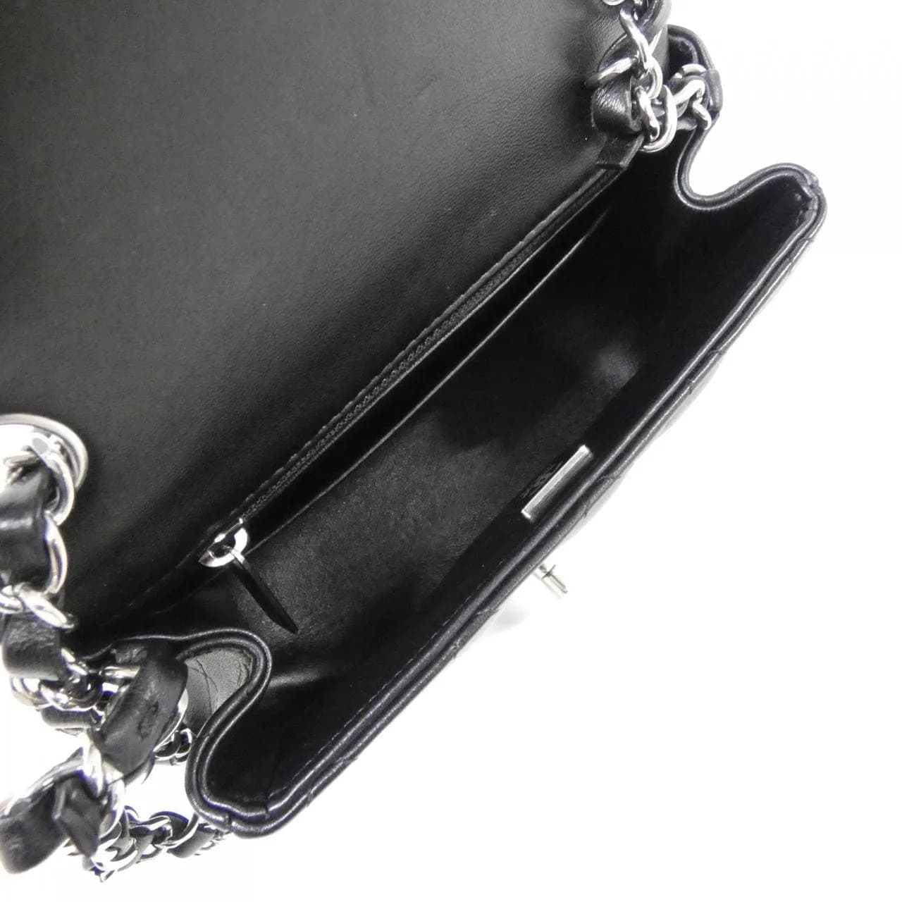 CHANEL Matelasse 35200 Shoulder Lambskin