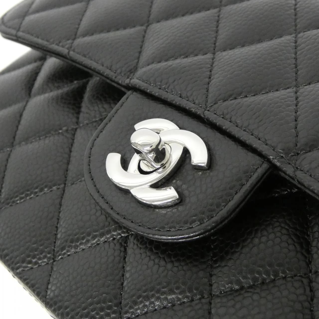 CHANEL Matelasse 1113 Shoulder Grained Calfskin
