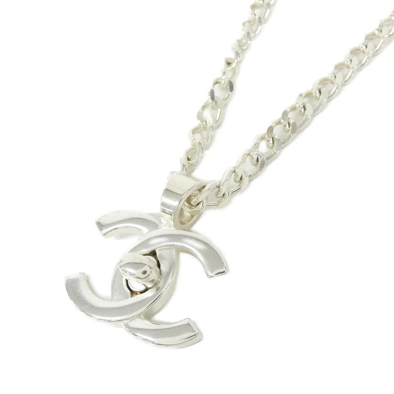 CHANEL Accessories