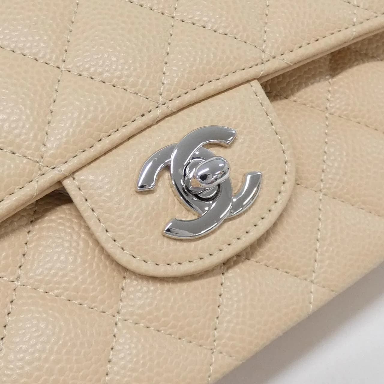 CHANEL Matelasse 1112 Shoulder Grained Calfskin