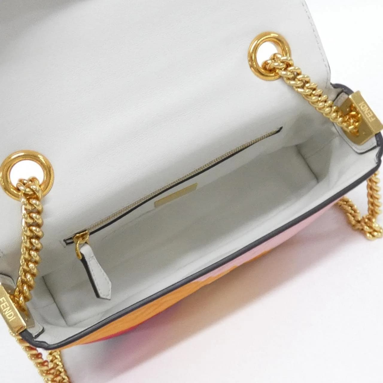 FENDI Baguette 8BR793 AK2K 肩背包 羊皮