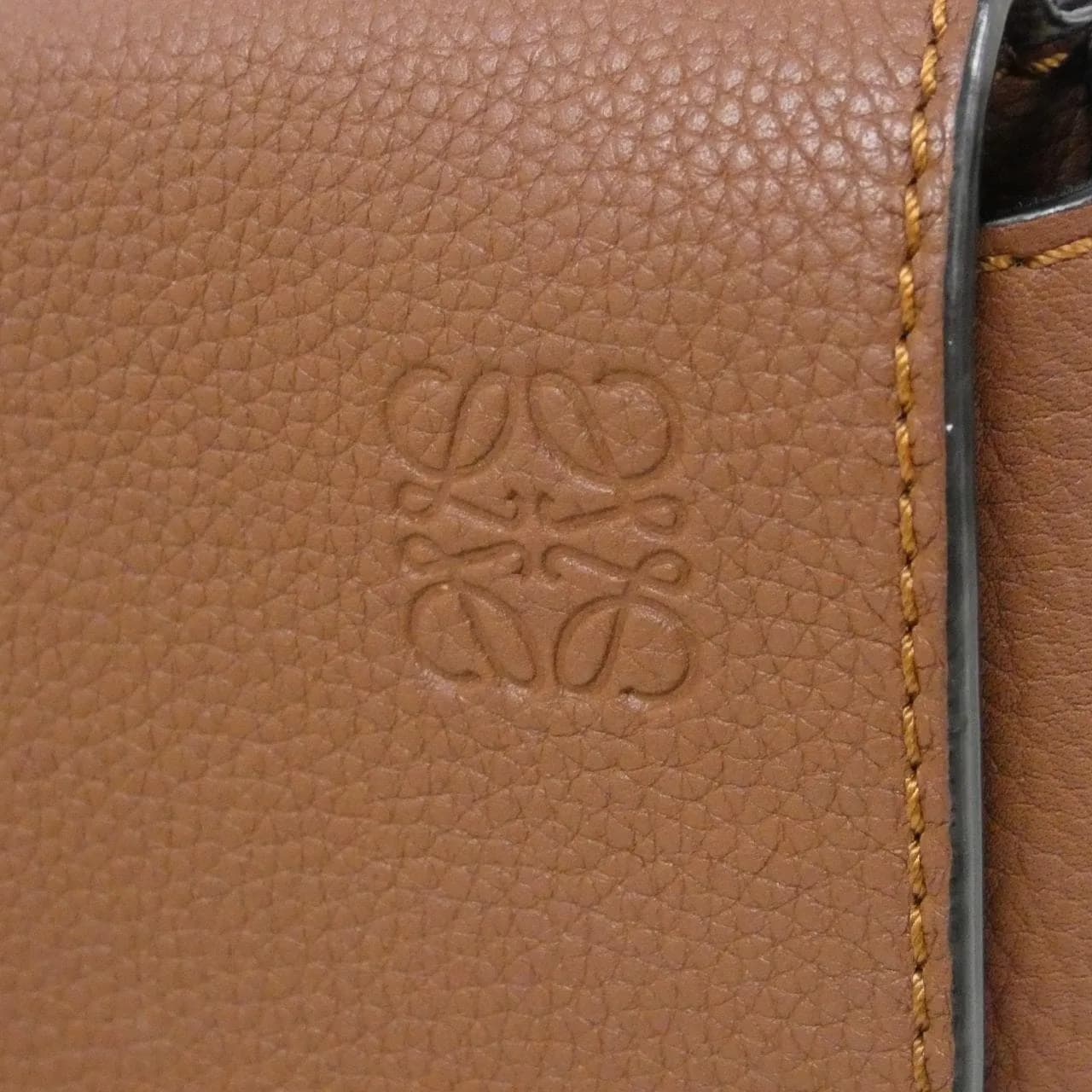 LOEWE 317 12AB23 肩背包