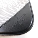 Louis Vuitton Damier Graphite 3D Trio Messenger N50027 Shoulder Bag - Image 3