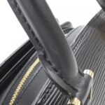 Louis Vuitton Epi Pont Neuf M52052 Bag - Image 6