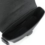 Louis Vuitton Taïga Monogram S-Cape Messenger M23741 Shoulder Bag - Image 8