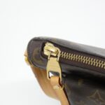 Louis Vuitton Monogram Mabillon M41679 Shoulder Bag - Image 6