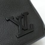 Louis Vuitton LV Aerogram Takeoff Messenger Shoulder Bag M57080 - Image 4