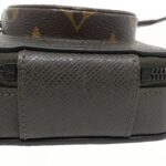 Louis Vuitton Taiga Lama Phone Box M30581 Shoulder Bag - Image 4