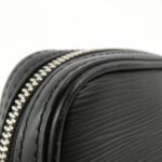Louis Vuitton Epi (LV Circle) Danube PM M55120 Shoulder Bag - Image 5