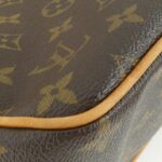 Louis Vuitton Monogram Batignolles Vertical M51153 Shoulder Bag - Image 2