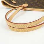 Louis Vuitton Monogram Neverfull MM M46975 Bag - Image 4