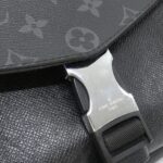 Louis Vuitton Taiga Lama Messenger M30746 Shoulder Bag - Image 5