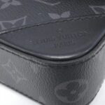 Louis Vuitton Monogram Eclipse Reverse Trio Messenger M69443 Shoulder Bag - Image 3