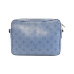 Louis Vuitton Taiga Lama Outdoor Messenger M30749 Shoulder Bag - Image 2