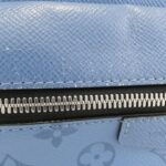 Louis Vuitton Taiga Lama Outdoor Messenger M30749 Shoulder Bag - Image 5