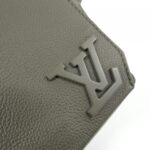 Louis Vuitton LV Aerogram Takeoff Sling M21364 Shoulder Bag - Image 4