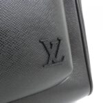 Louis Vuitton Taiga Avenue Sling Bag M30977 Backpack - Image 4