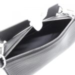 Louis Vuitton Epi XL Soft Pouch PM M24324 Shoulder Bag - Image 5