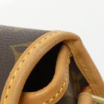 Louis Vuitton Monogram Saumur Shoulder Bag M42250 - Image 4
