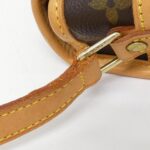 Louis Vuitton Monogram Saumur Shoulder Bag M42250 - Image 6