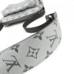 Louis Vuitton Monogram Silver Messenger PM M43859 Shoulder Bag - Image 7