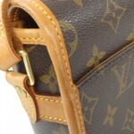 Louis Vuitton Monogram Saumur Shoulder Bag M42250 - Image 4