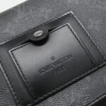 Louis Vuitton Monogram Eclipse Messenger Voyage PM M40511 Shoulder Bag - Image 5