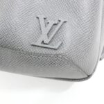 Louis Vuitton Taiga Avenue Sling Bag M30801 Shoulder Bag - Image 4