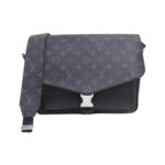 Louis Vuitton Taiga Lama Messenger M30746 Shoulder Bag
