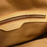 Louis Vuitton Monogram Mini Looping M51147 Shoulder Bag - Image 10